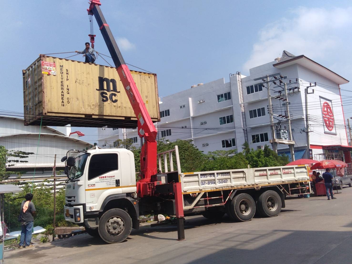 เช่ารถเฮี๊ยบจอมทอง