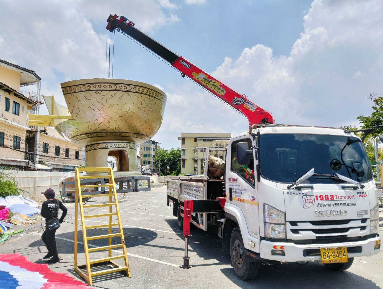 เช่ารถเฮี๊ยบอัมพวา