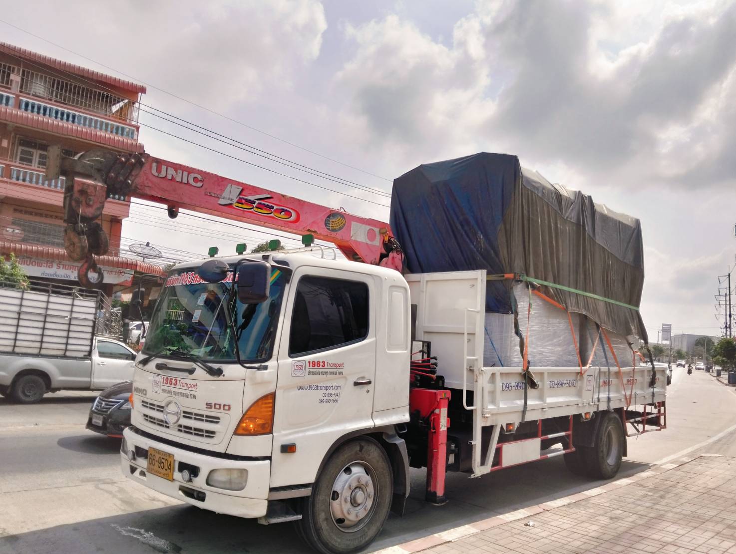 เช่ารถเฮี๊ยบบางบอน