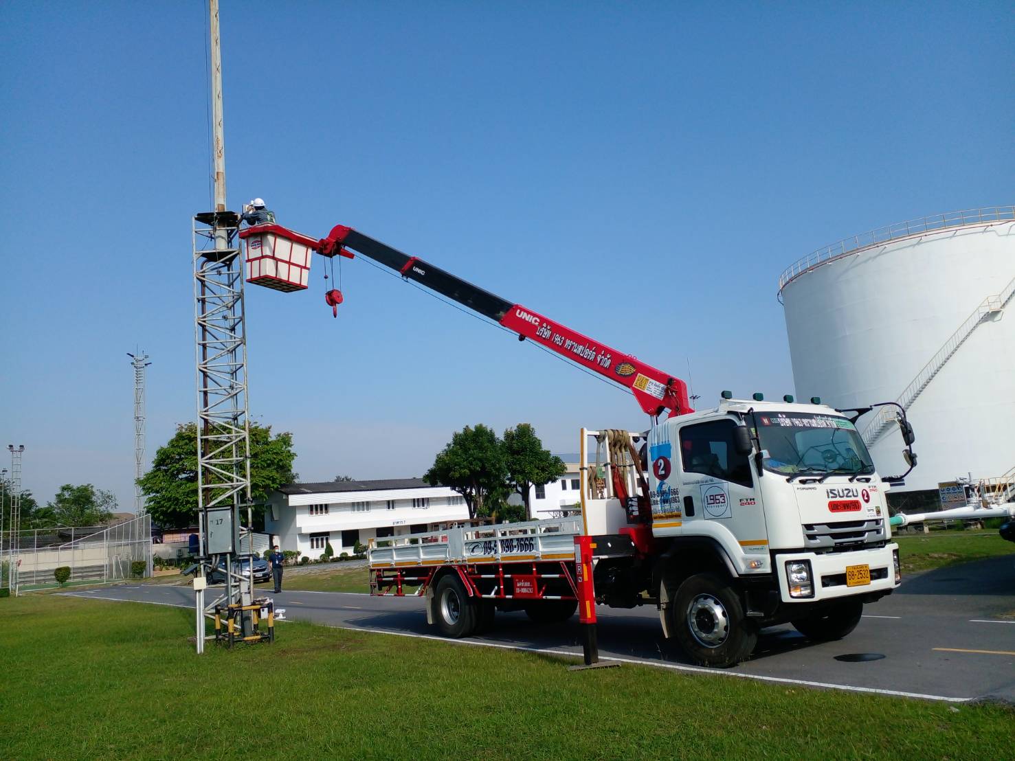 เช่ารถกระเช้าสมุทรสาคร