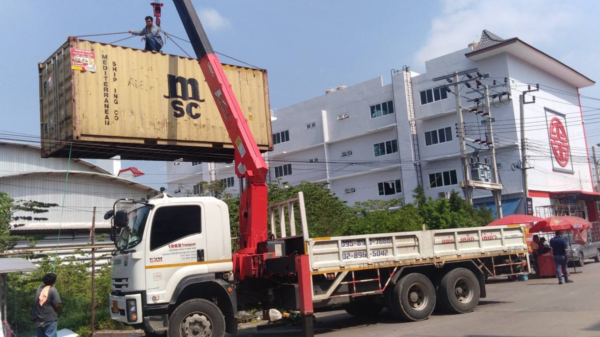 เช่ารถเฮี๊ยบจอมทอง