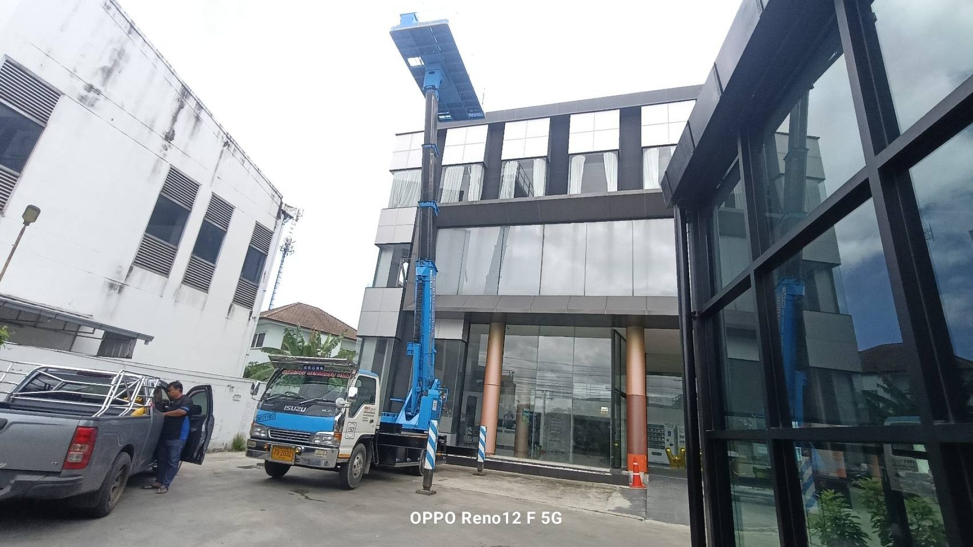 เช่ารถกระเช้าแม่กลอง