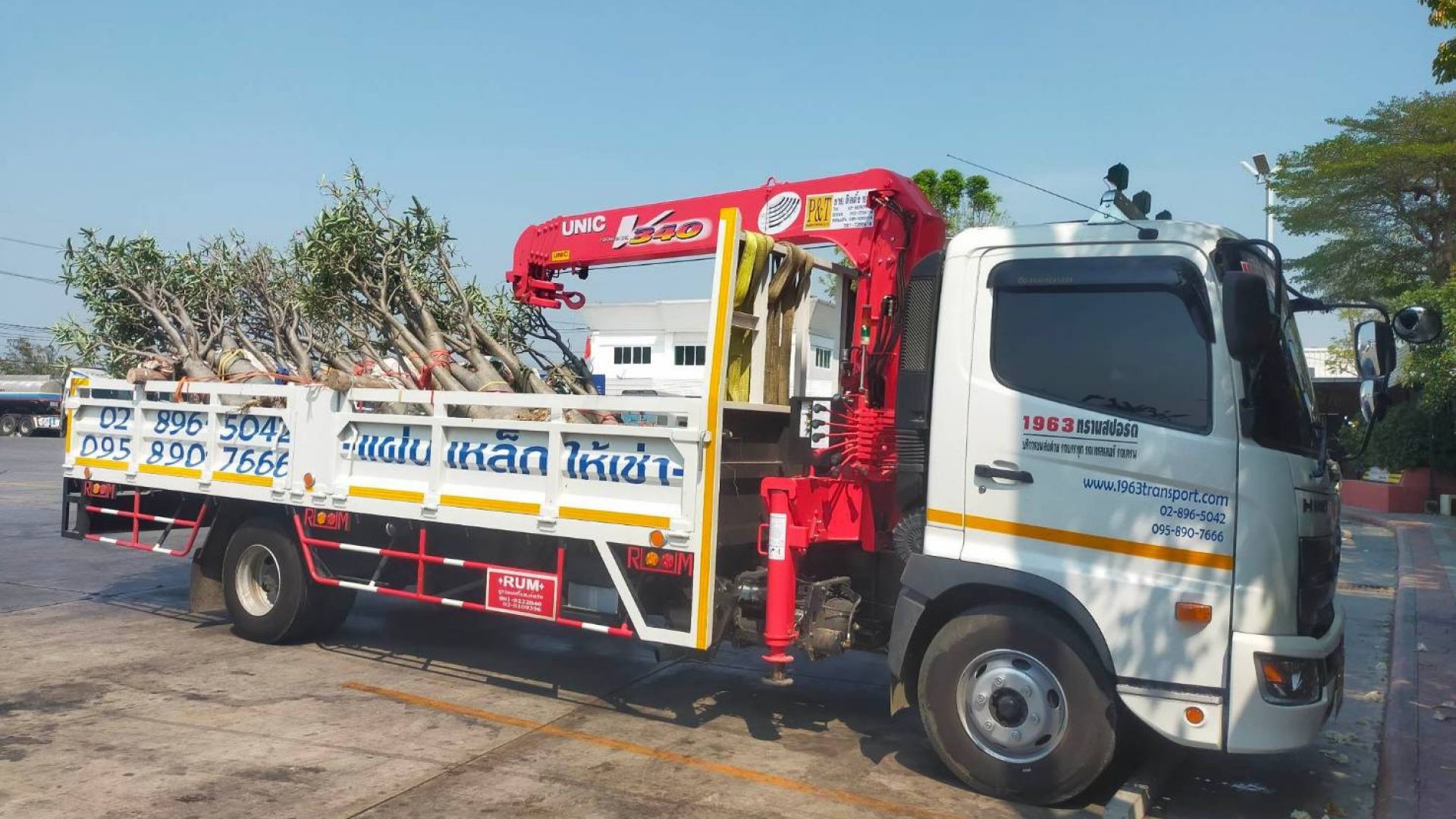 เช่ารถเฮี๊ยบท่าข้าม