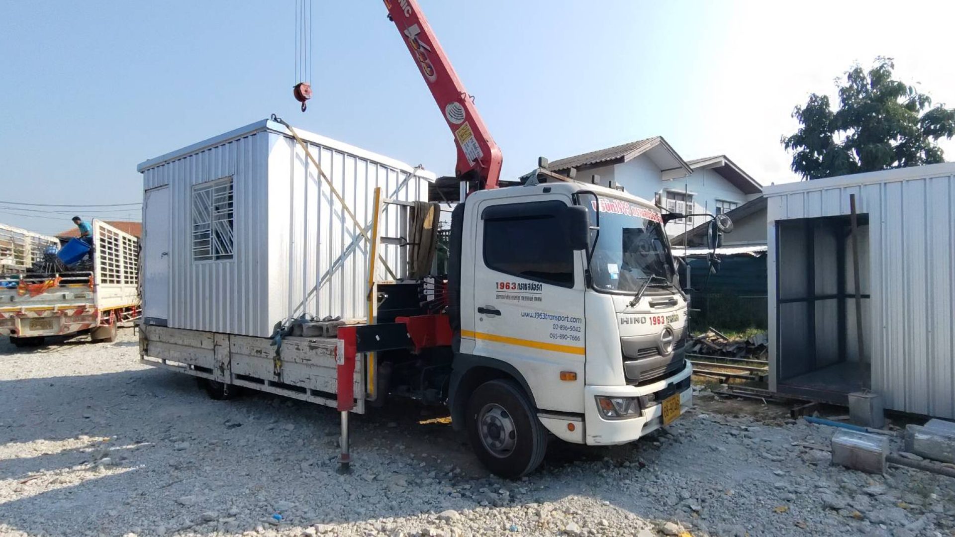 เช่ารถเฮี๊ยบท่าฉลอม