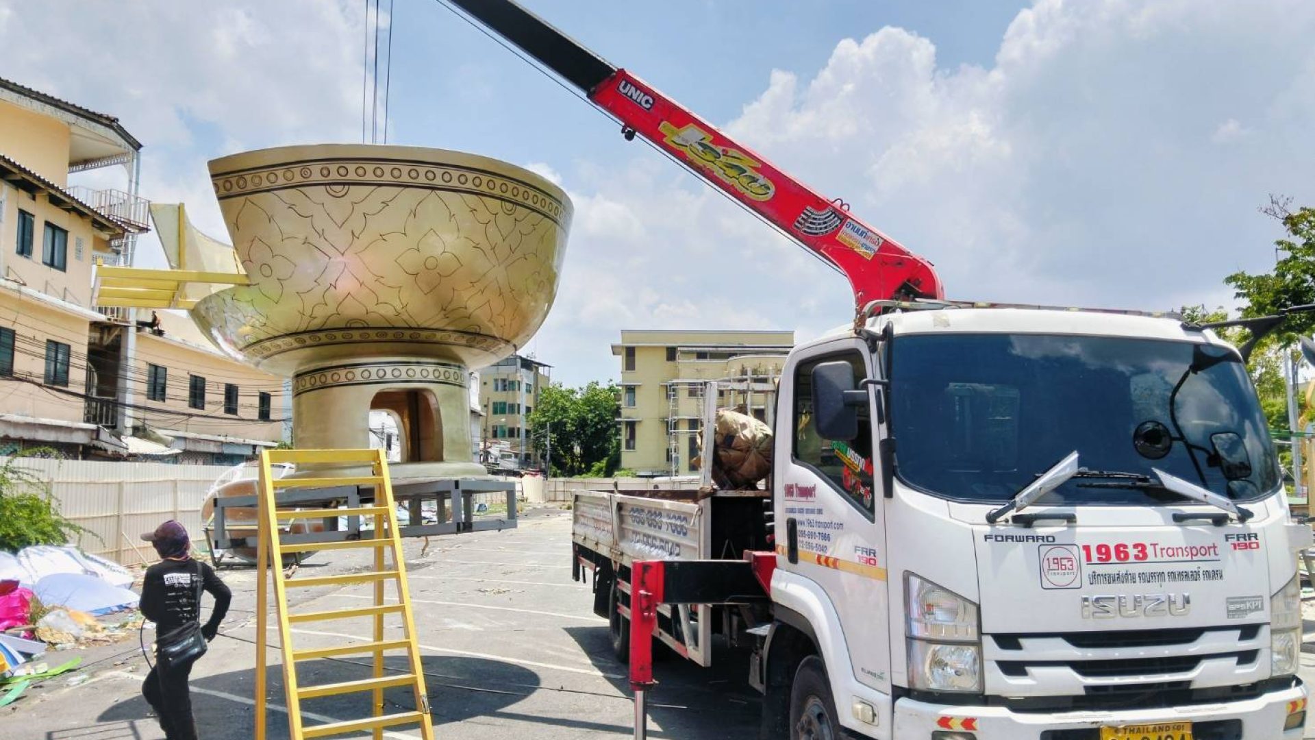 เช่ารถเฮี๊ยบอัมพวา