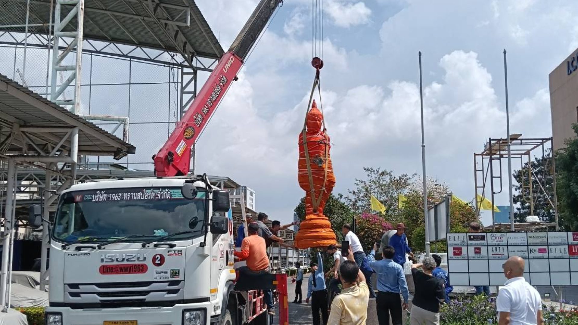 เช่ารถเฮี๊ยบสุขสวัสดิ์