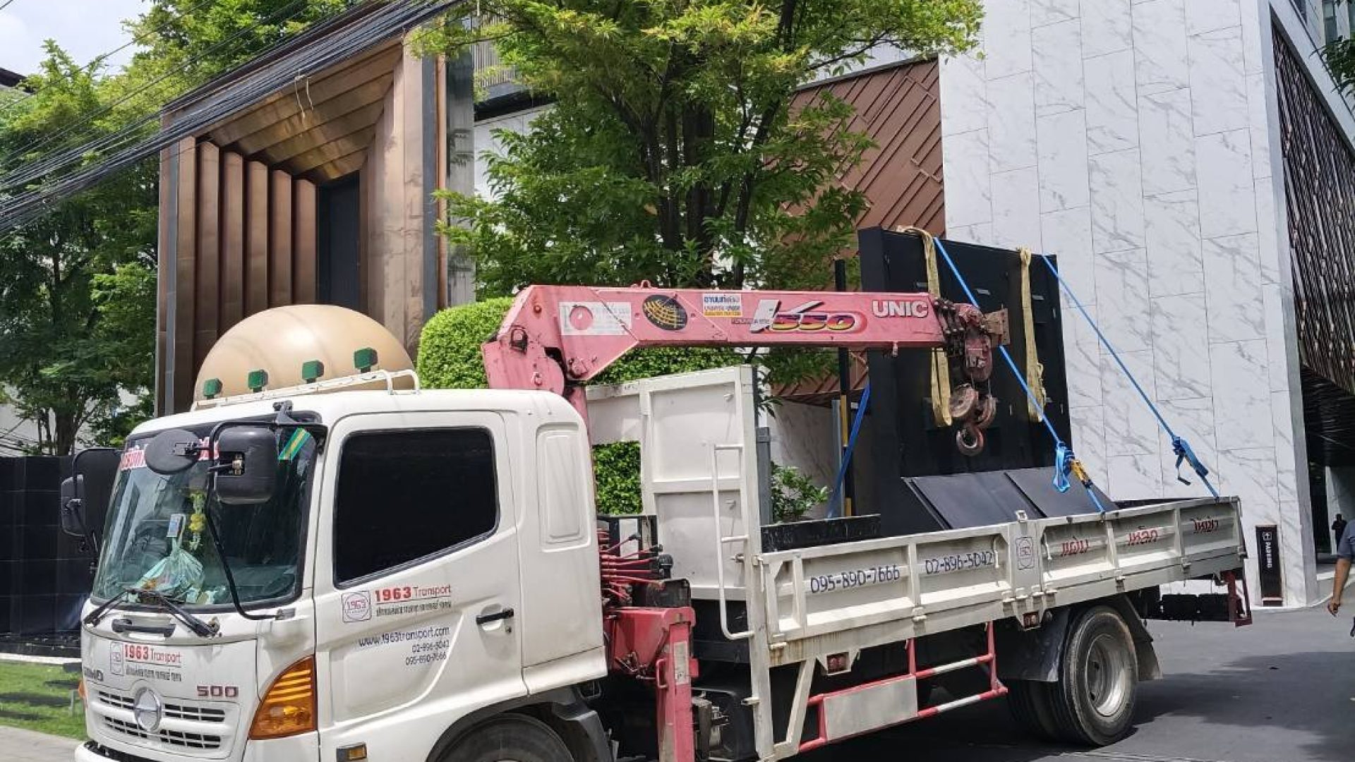 เช่ารถเฮี๊ยบบางหญ้าแพรก