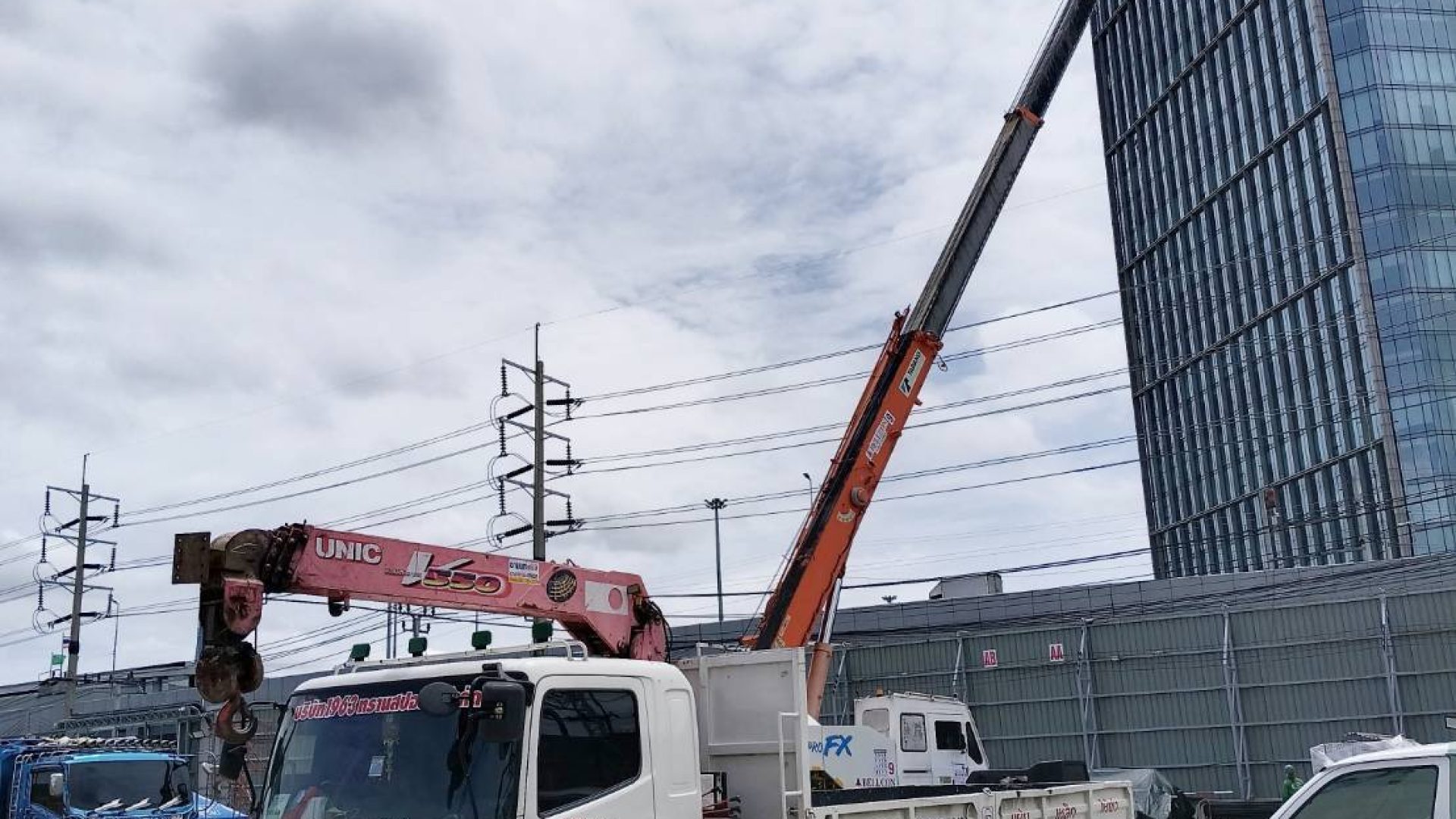 เช่ารถเฮี๊ยบแม่กลอง