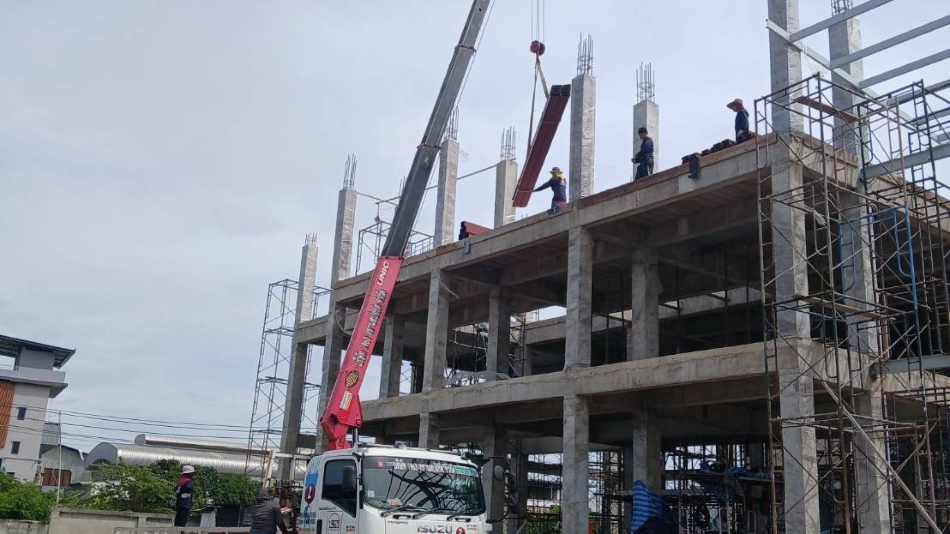 เช่ารถเฮี๊ยบแหลมใหญ่