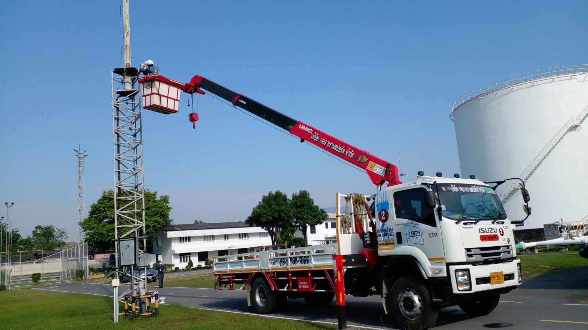 เช่ารถกระเช้าสมุทรสาคร