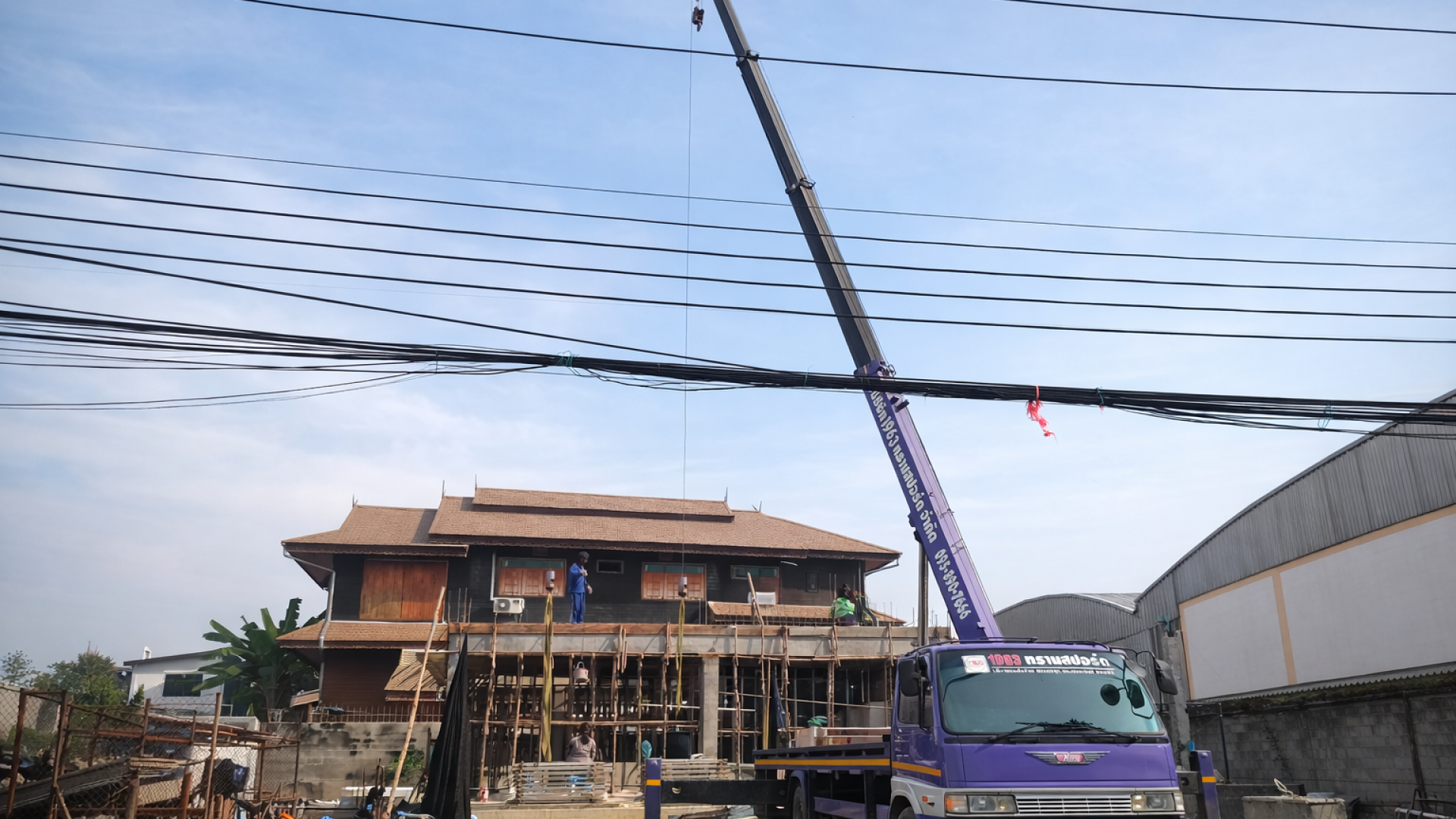 เช่ารถเครนท่าฉลอม